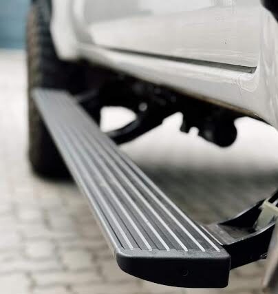 D.A.G | HILUX REVO Electric Side Steps (2015-2019) - Image 2