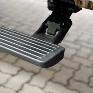 D.A.G | HILUX REVO Electric Side Steps (2015-2019)