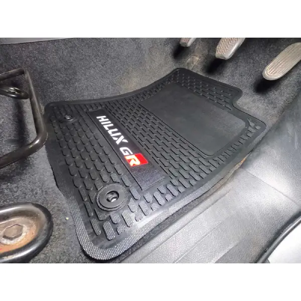 Hilux GD6 GR Single Cab Front Set - Image 4